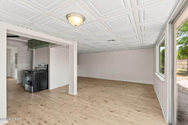 Building Photo - 708 Cactus Ave