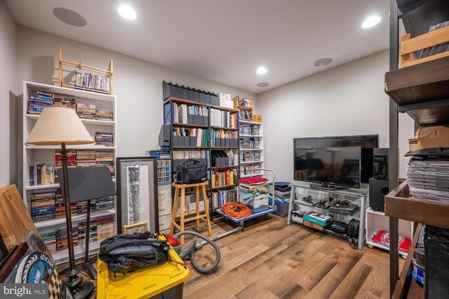 Building Photo - 1126 N Stuart St