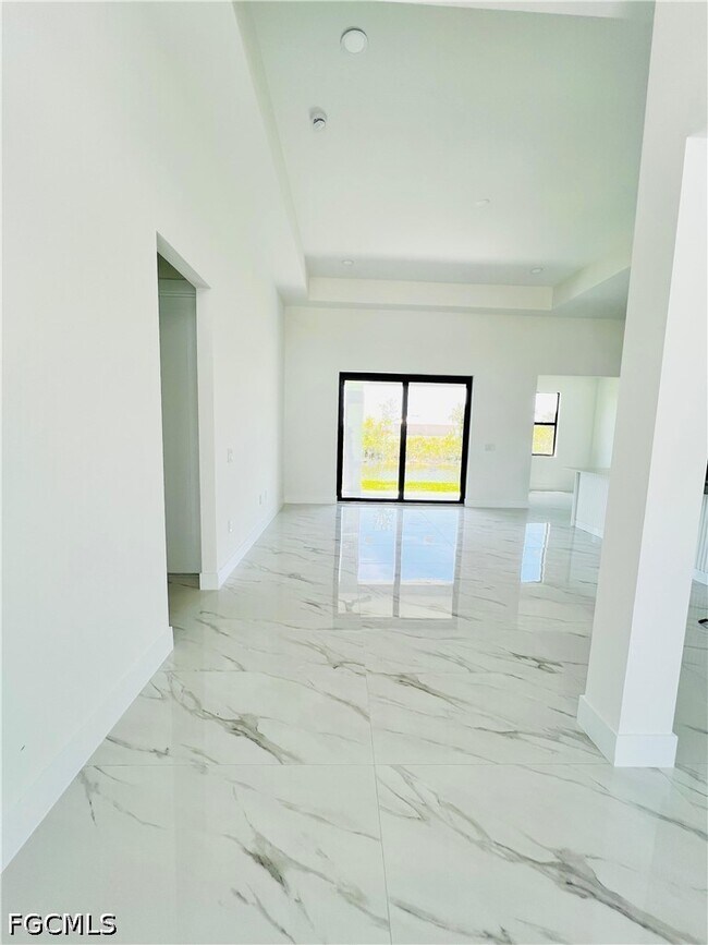 Building Photo - 1422 NE 20th St