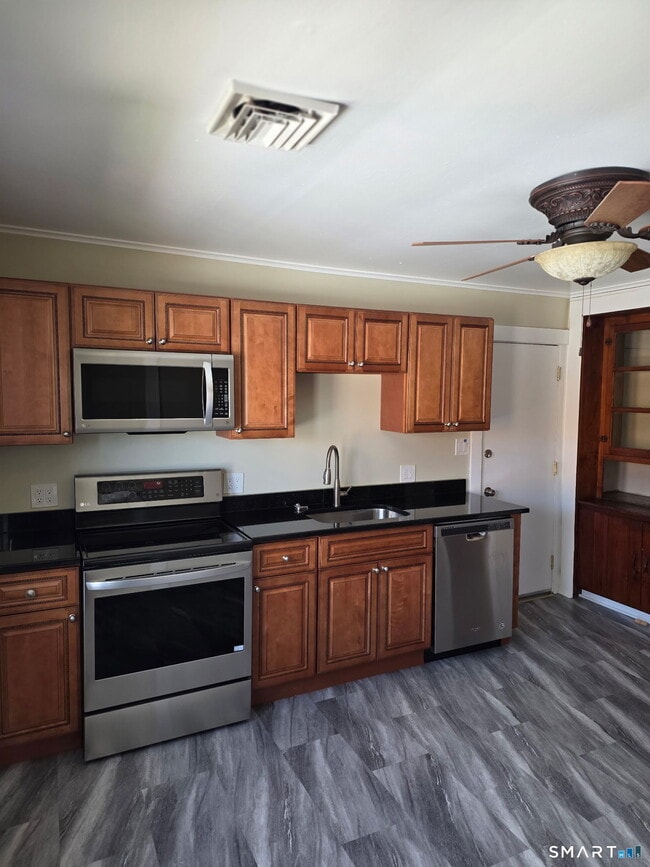 Building Photo - 22 Calvin Ave