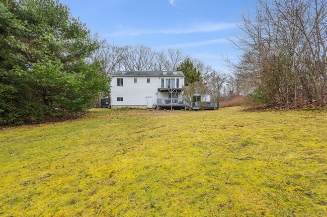 Building Photo - 138 Mistuxet Ave