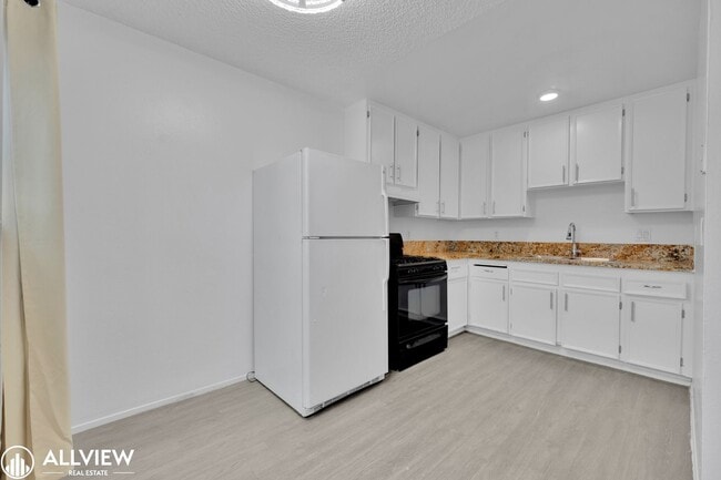 Building Photo - 9200 Harness St