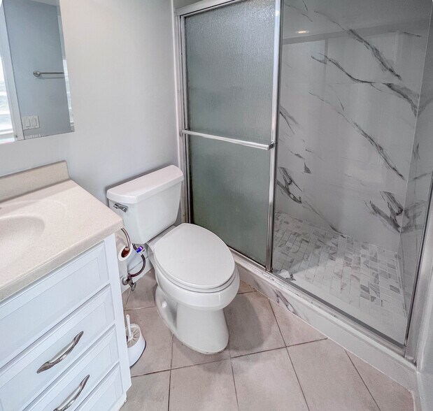 Building Photo - 3150 N Palm Aire Dr