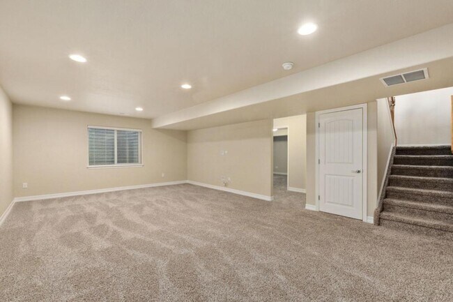 Building Photo - 422 Tahoe Dr