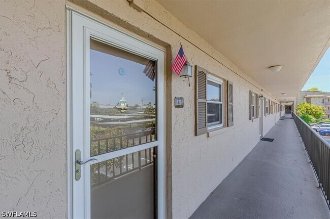 Building Photo - 4912 Tamiami Trl E