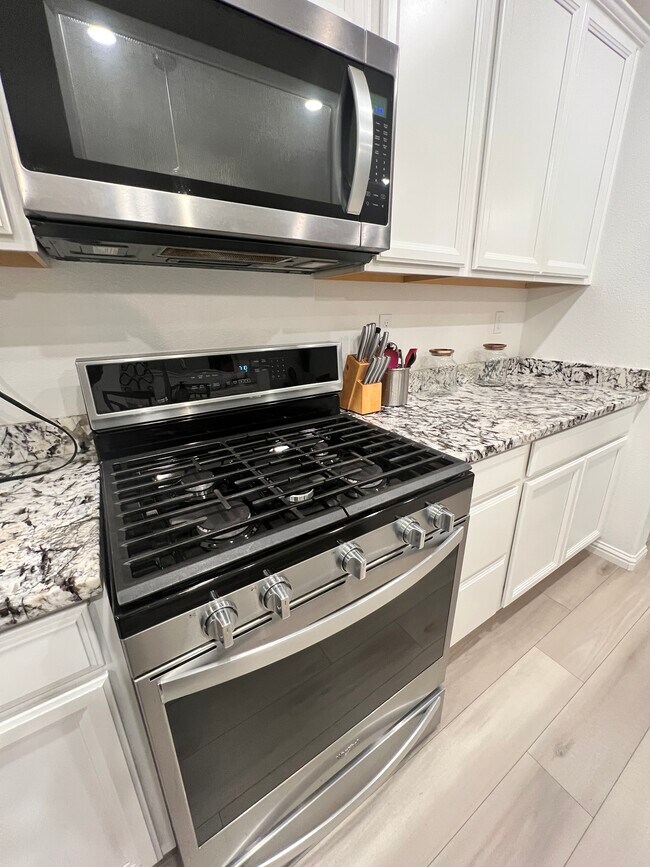 Building Photo - 24157 Amaranth Loop