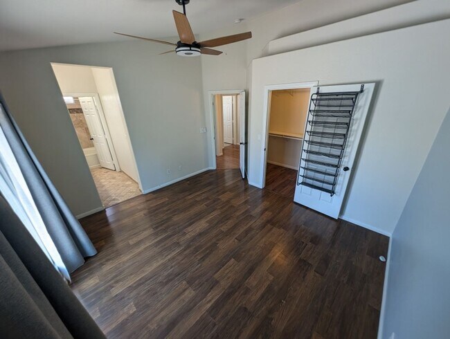 Building Photo - 4839 Lames Dr