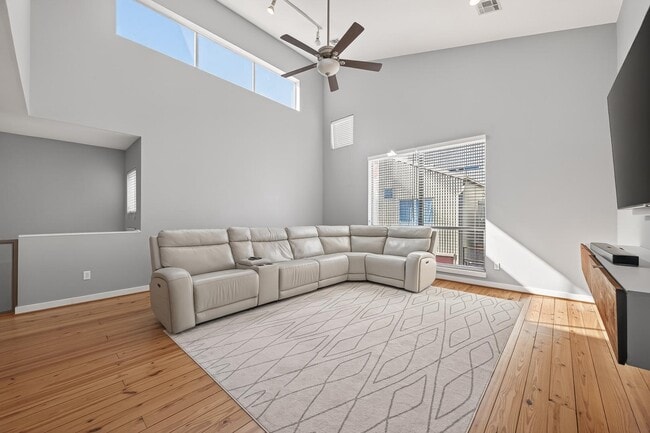 Building Photo - 6911 Yellowstone Way Dr