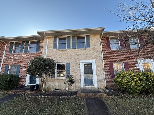 Building Photo - 169 Farrell Ln