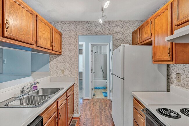 Building Photo - 3372 Forest Ct