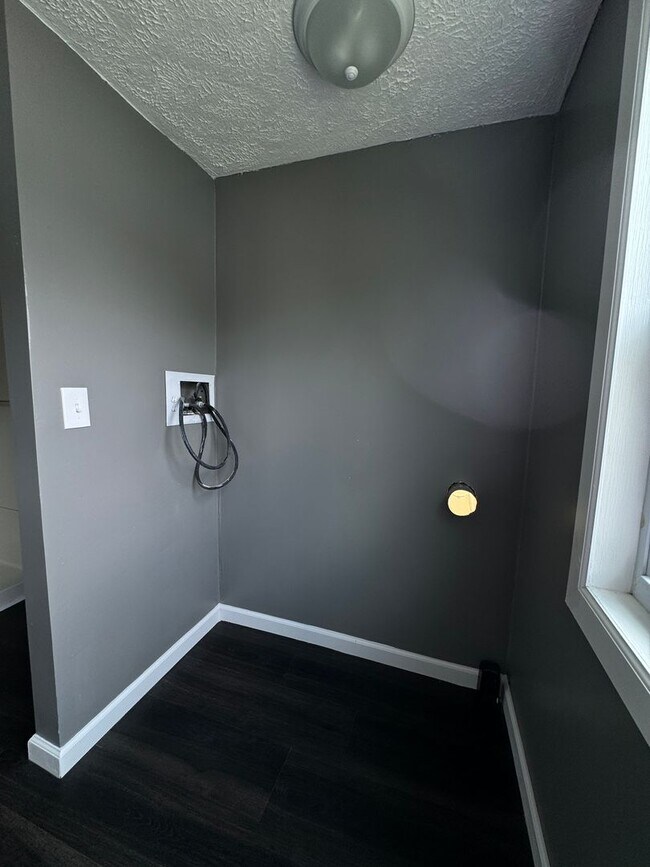 Building Photo - Rent to Own in Crestline Available Now