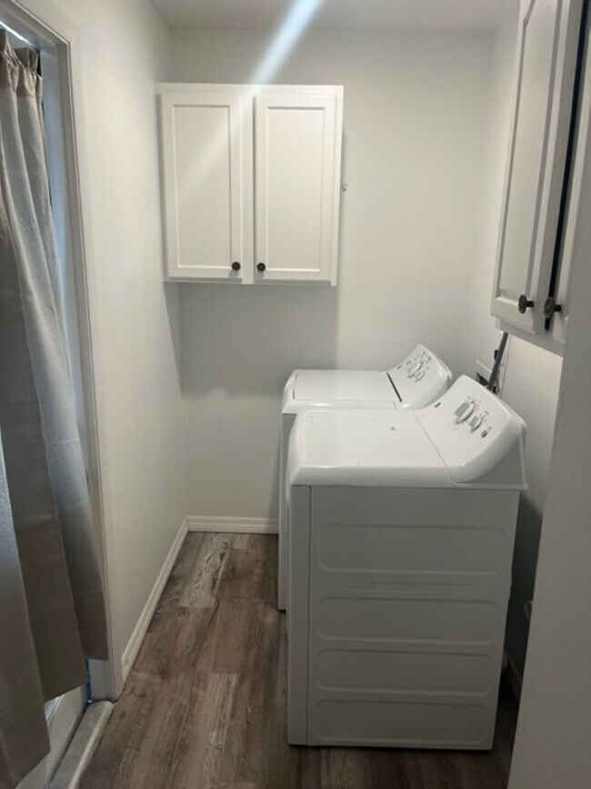 Building Photo - 1037 Apollo Beach Blvd