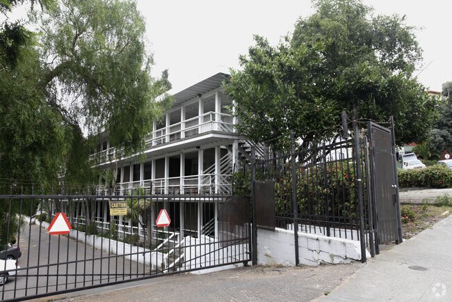 Primary Photo - 3000 Richmond Blvd