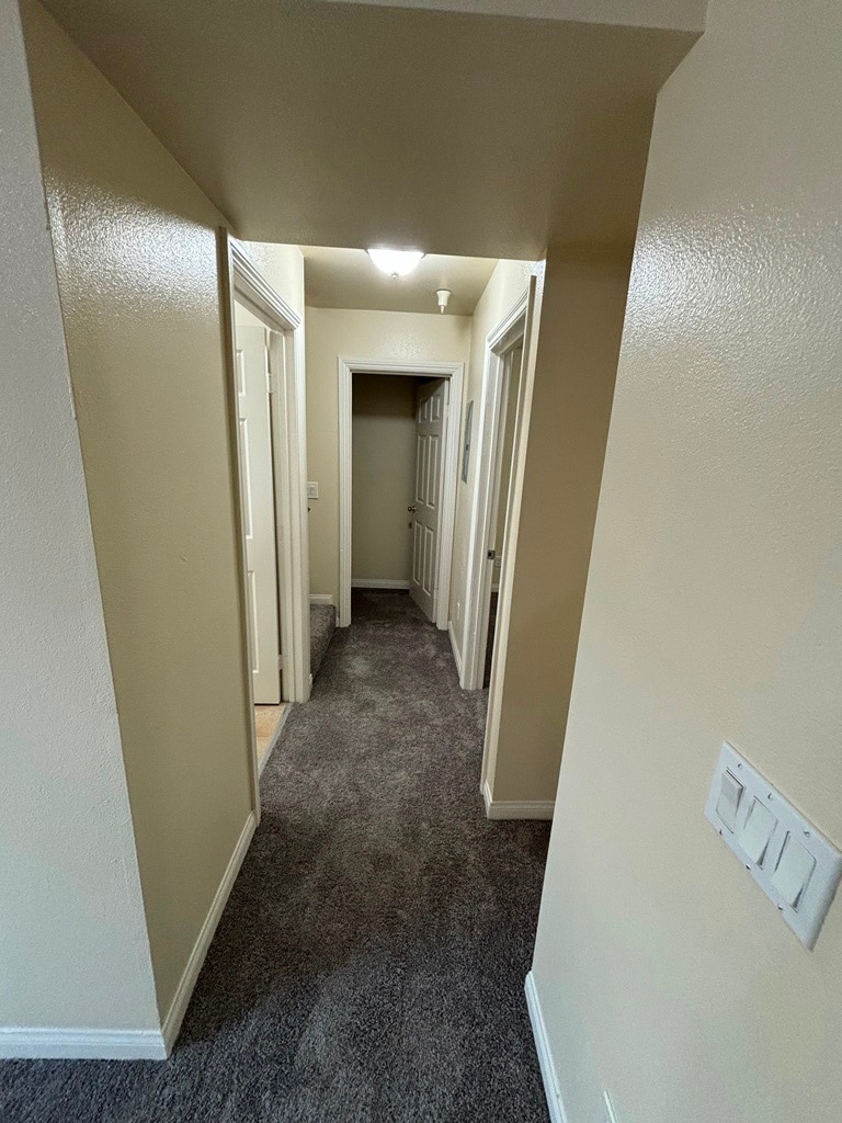 Building Photo - 214 E 97th St