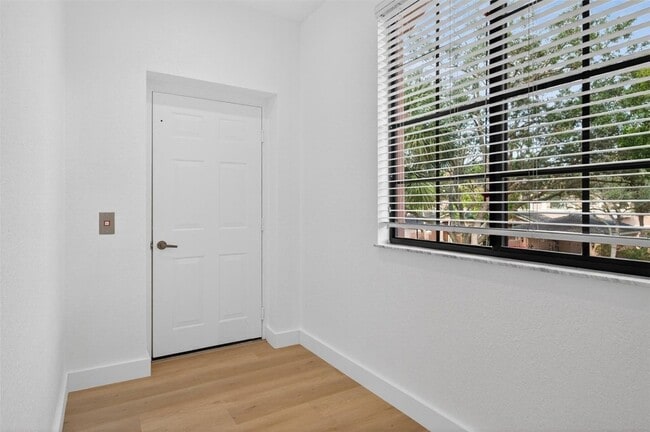 Building Photo - 2678 Center Ct Dr