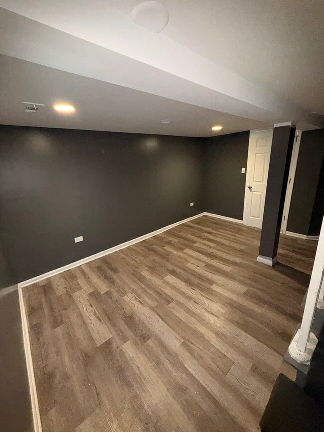 Building Photo - 6444 S Eberhart Ave