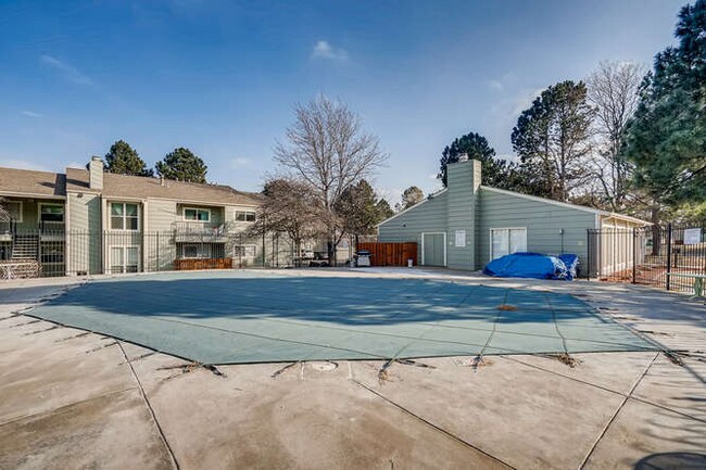 Building Photo - 2260 E Geddes Ave