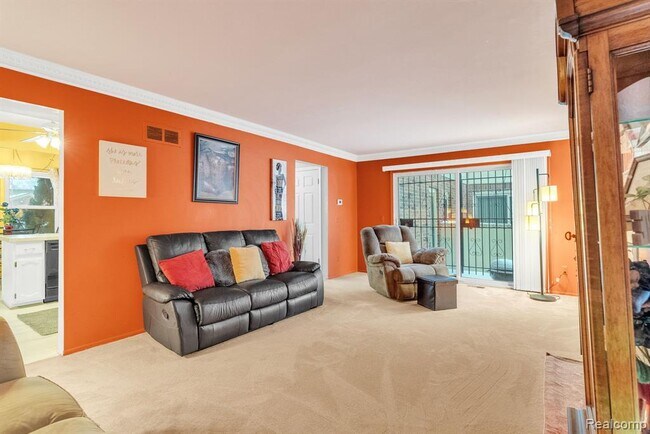 Building Photo - 3170 Woods Cir Dr