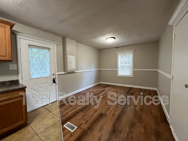 Building Photo - 8238 Wysong Dr