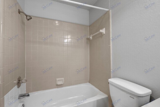 Building Photo - Cute 2/2 Duplex in Fort Worth!