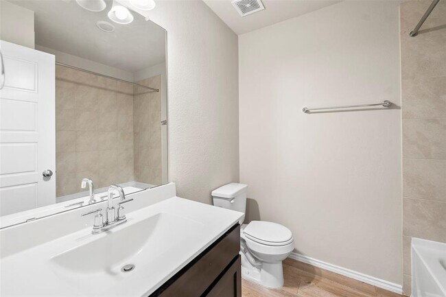 Building Photo - 513 Bonnerville Ln