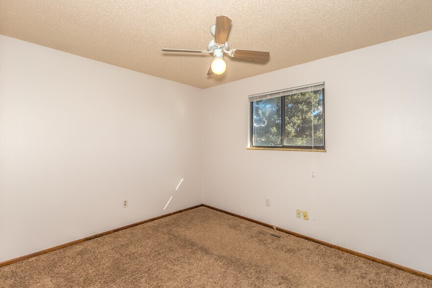 Bedroom 3 - 4482 North Grant Avenue