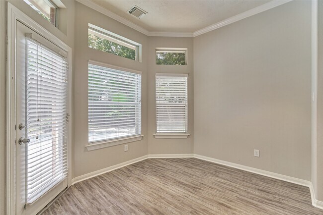 Building Photo - 7 Raindance Ct