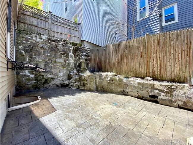 Building Photo - 17-17 Tremont St