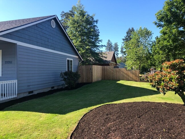 Building Photo - Updated 3 bedroom 2 bath house in Veneta!