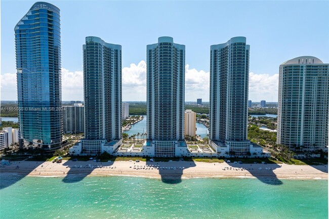 Building Photo - 15901 Collins Ave