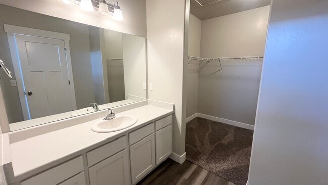 Building Photo - 3 Bed/2 Bathroom home in Herriman