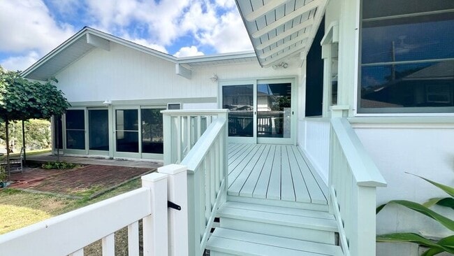 Building Photo - 156-B N Kalaheo Ave