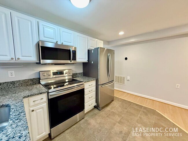 Building Photo - 1020 Fairmont St NW