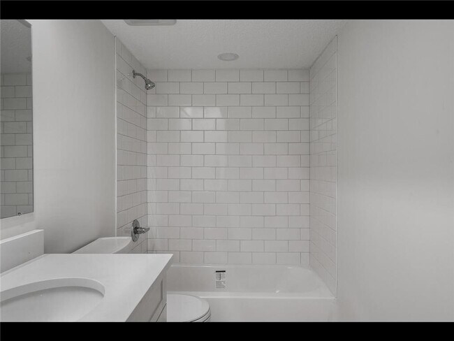 Building Photo - 6328 Barrie Rd