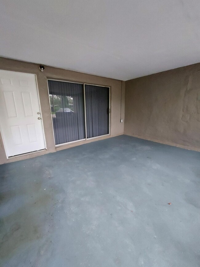 Building Photo - 2247 Stella St