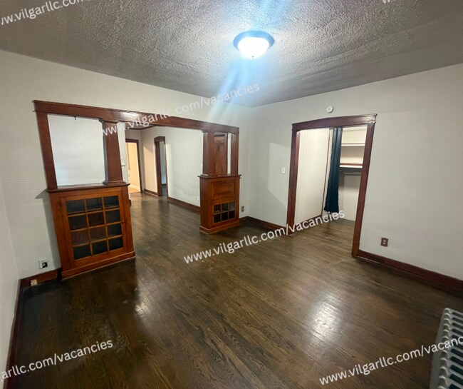 Building Photo - 5417 Wood Ave