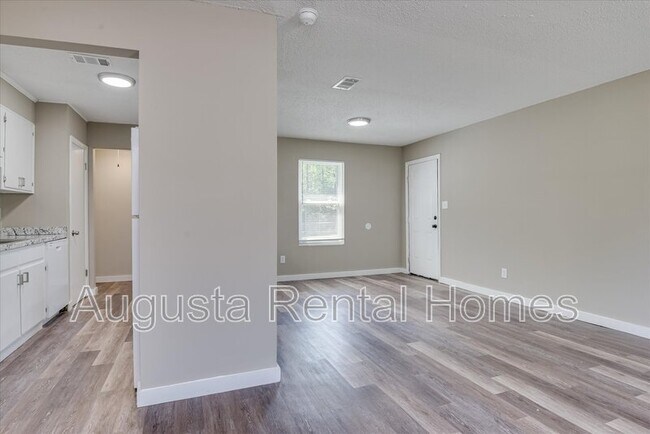 Building Photo - 3638 Madrid Dr N