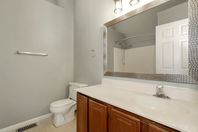 Building Photo - 127 Sterling Ct