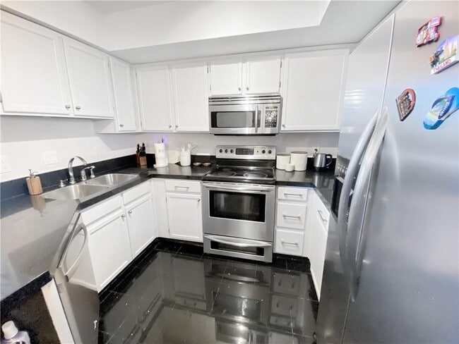Building Photo - 521 McGill Park Ave NE