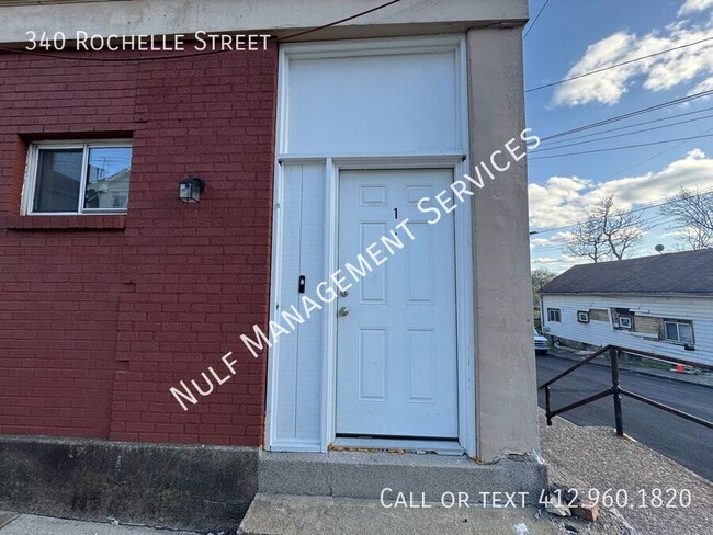 Building Photo - 340 Rochelle St