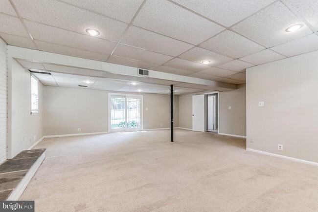 Building Photo - 8615 Regor Ln