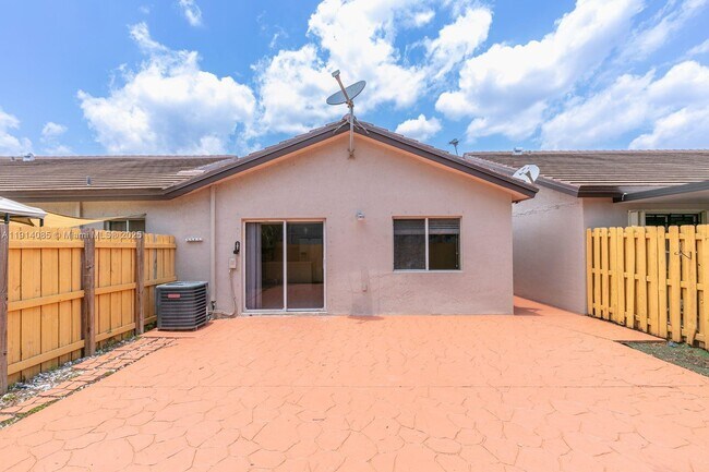 Building Photo - 8640 NW 188th Terrace