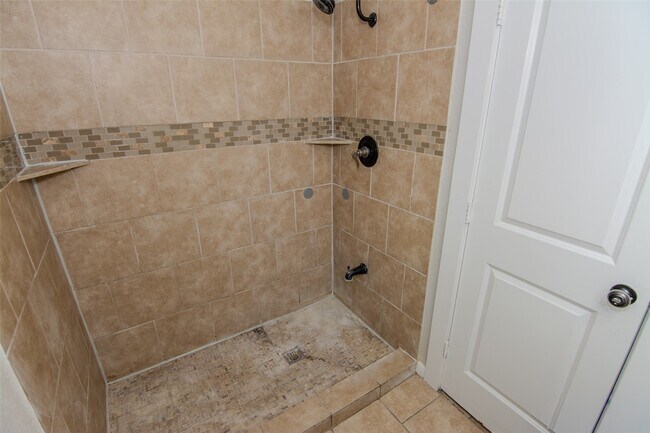 Building Photo - 1203 Sunset Dr