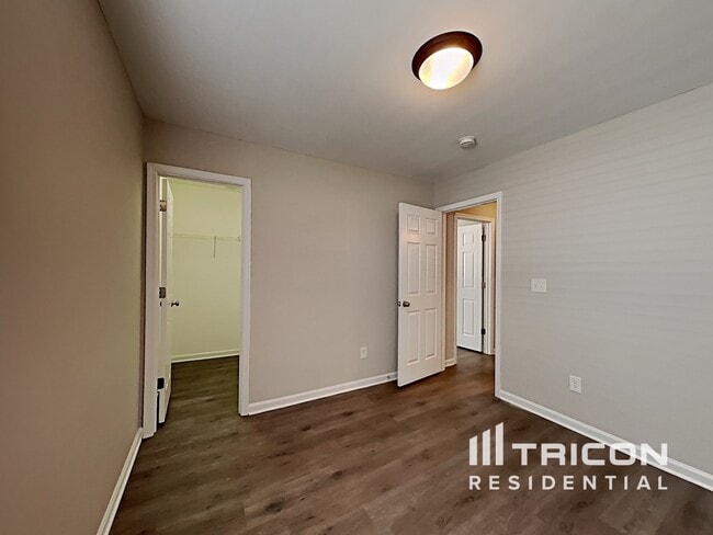 Building Photo - 206 Water Ridge Ave