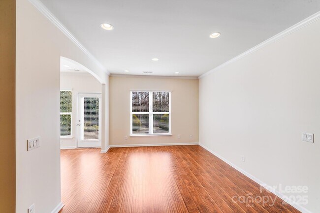 Building Photo - 7012 Kitty Hawk Ln