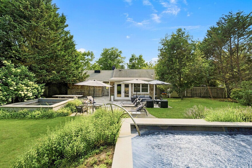Building Photo - 14 Millstone Dr