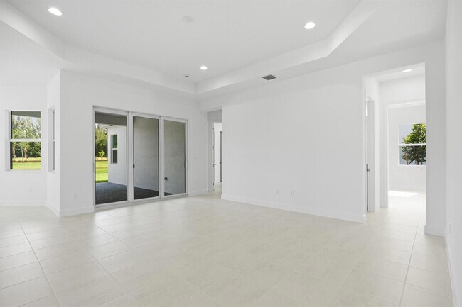 Building Photo - 15144 Wildwood Cir