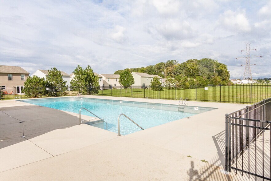 Building Photo - 3633 Laurel Cherry Ln