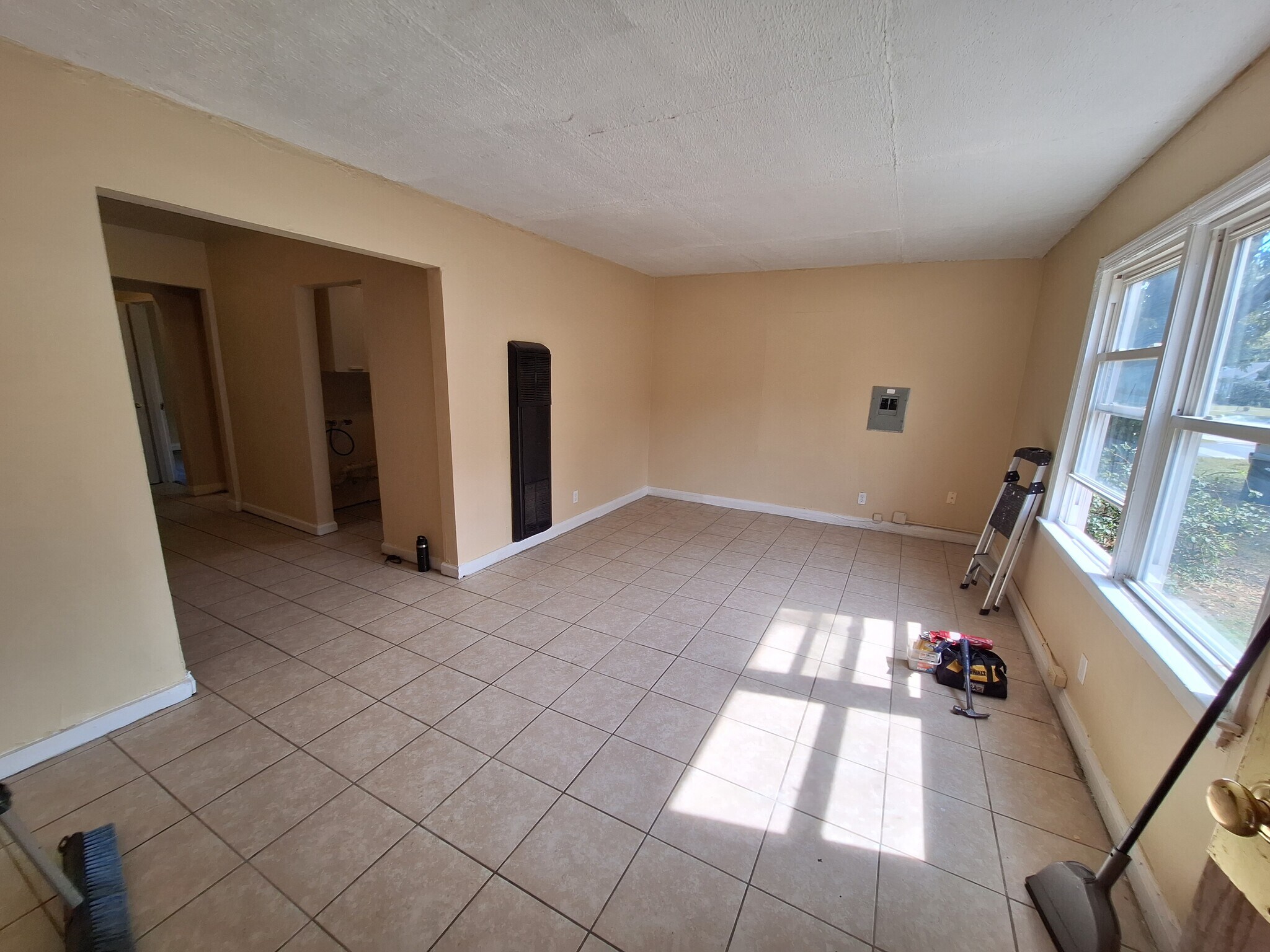 Living Room - 1743 Sonne Ave