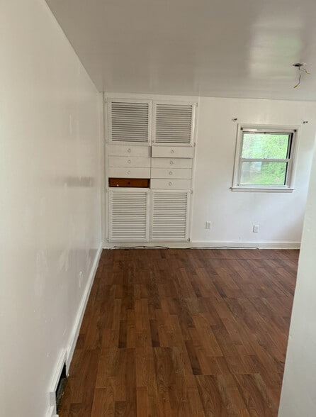 Building Photo - 3 Thomas St